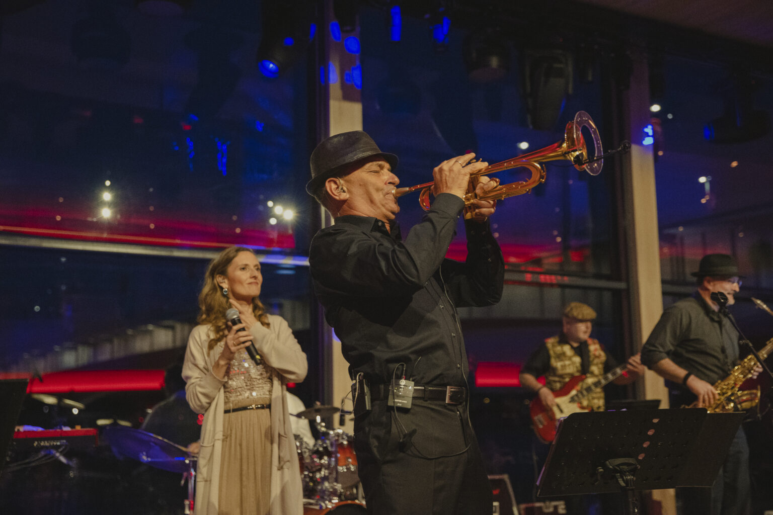 Wil Fried Bass mit Sandra und LosTrompetos ©AlinaSchessler